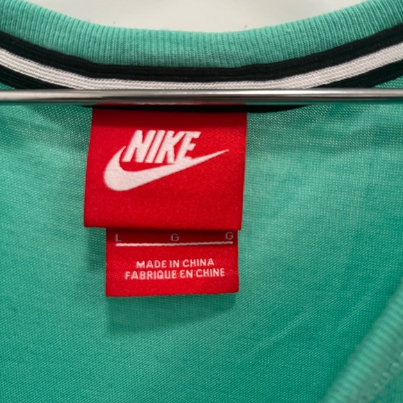 Nike Green Sleeveless Muscle Tee Tank Top - Picture 3 of 3